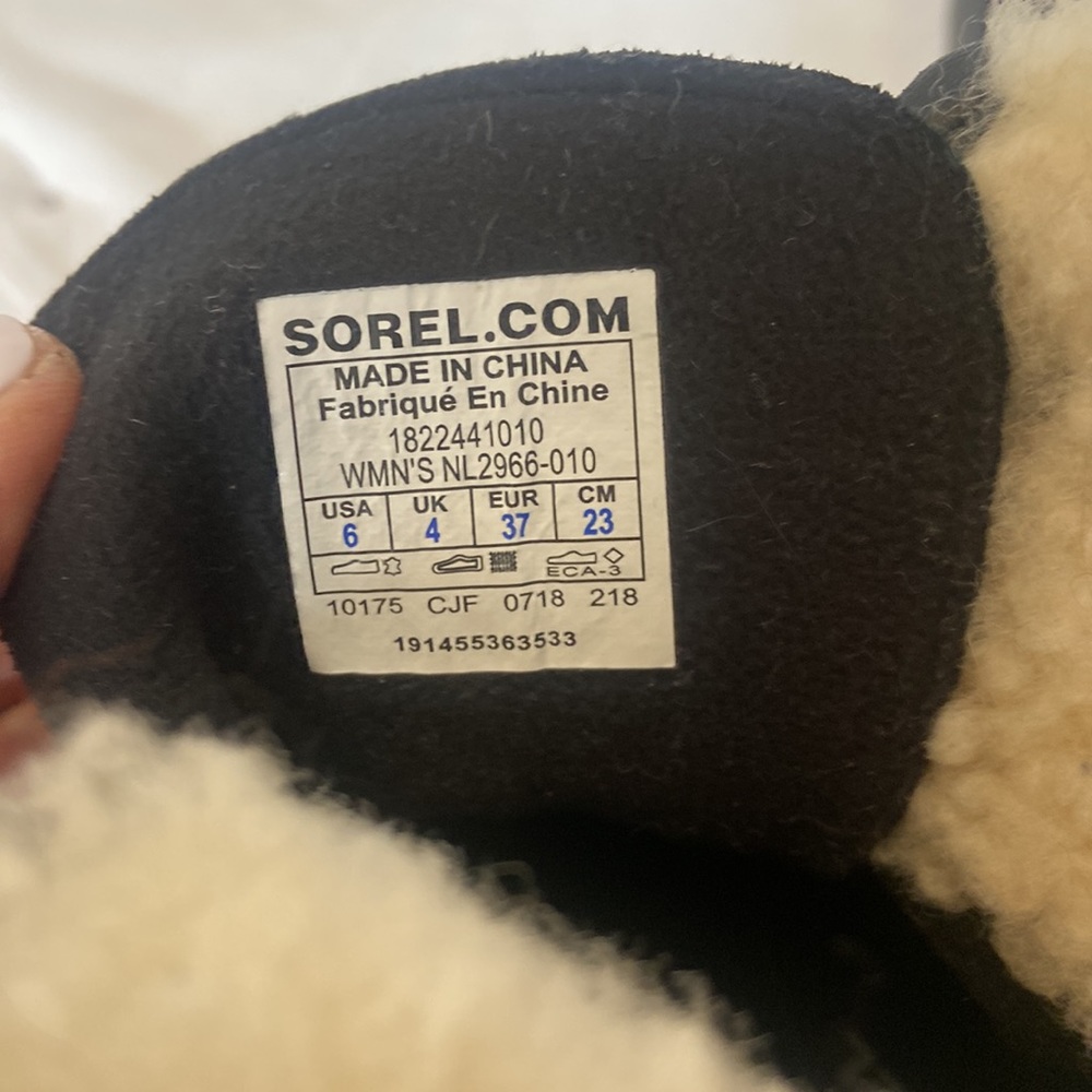 Sorel black leather and shearling after hours lace up wedge boots, size 6 - Picture 7 of 7